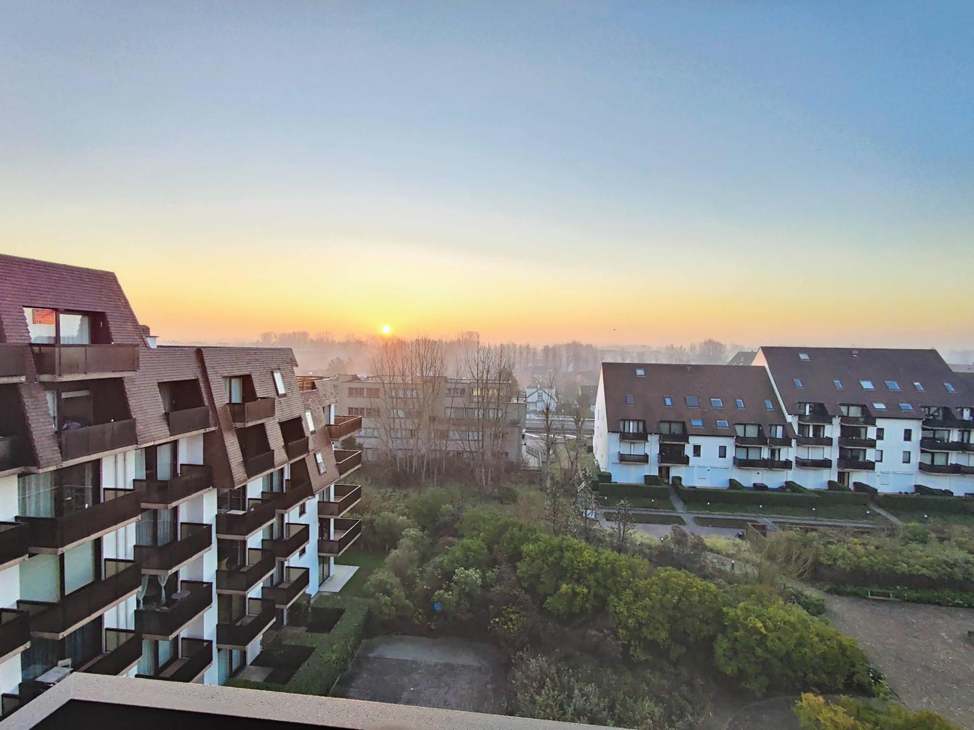 Recent Vernieuwd Appartement Met Zeezicht En Een Gratis Parkeerplaats Коксейде Экстерьер фото