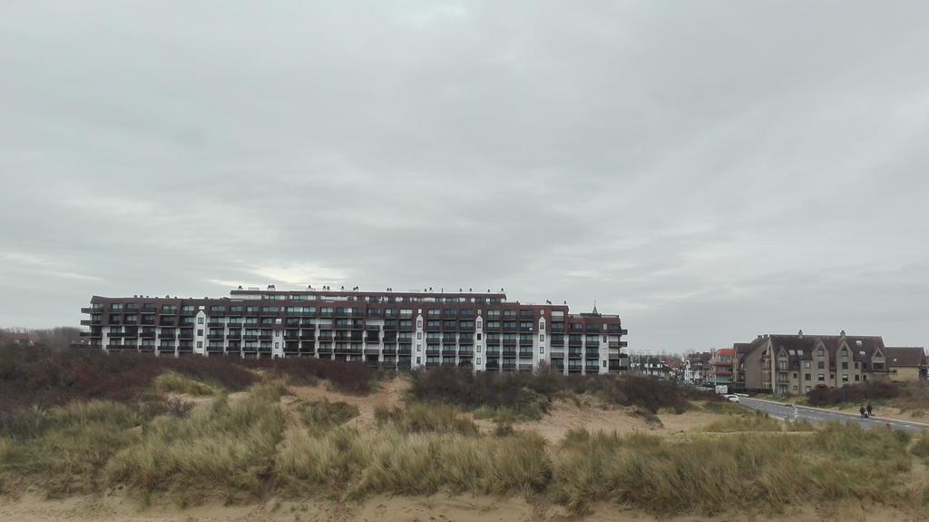 Recent Vernieuwd Appartement Met Zeezicht En Een Gratis Parkeerplaats Коксейде Экстерьер фото