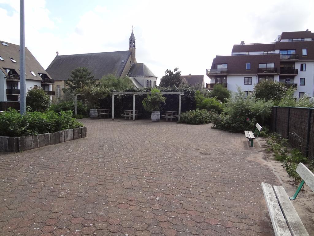 Recent Vernieuwd Appartement Met Zeezicht En Een Gratis Parkeerplaats Коксейде Экстерьер фото